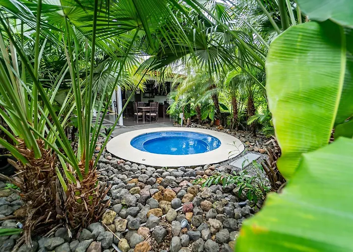 Good Life Lodge *